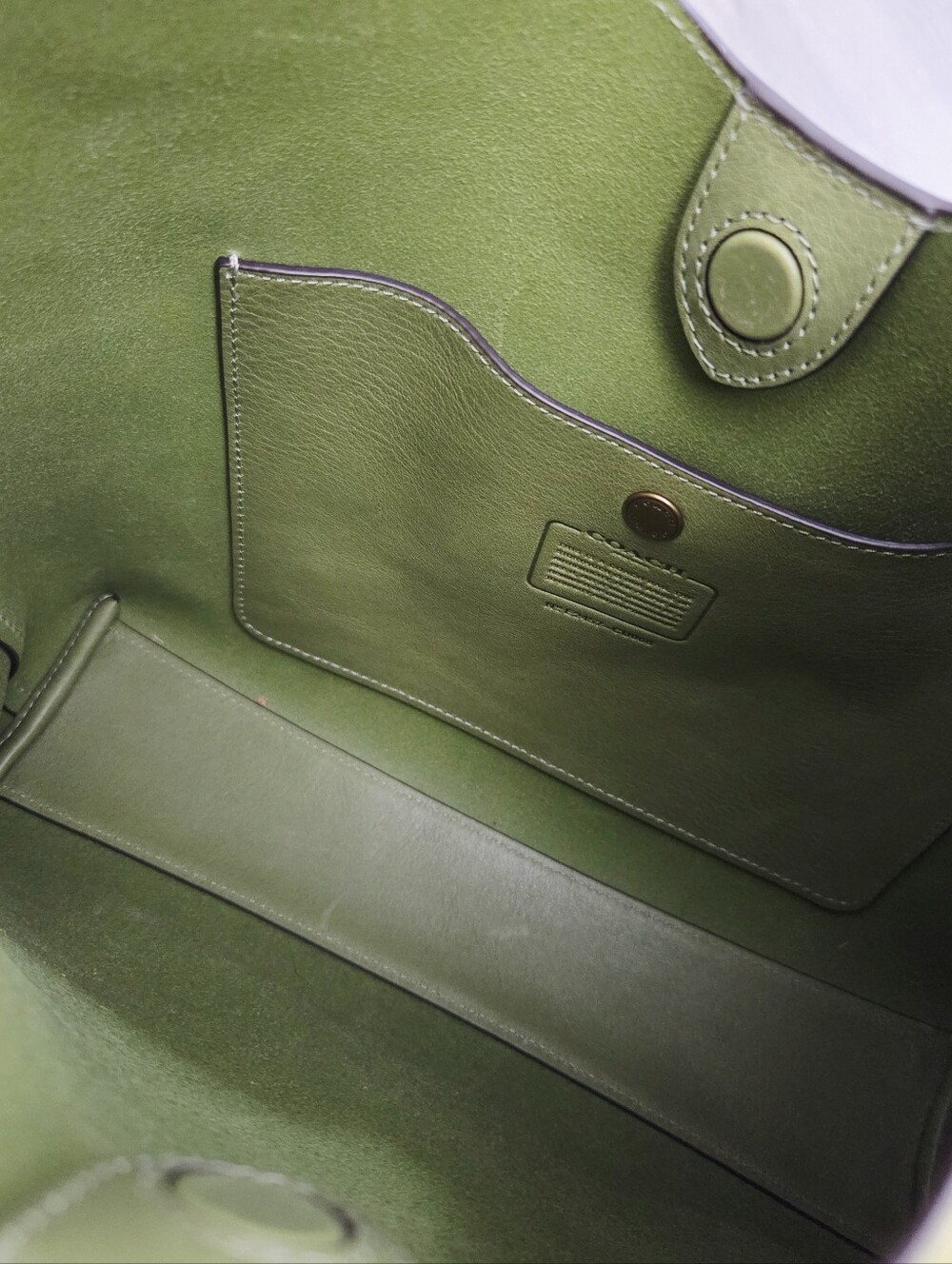 EXCELLENT AUTHENTIC COACH BROOKLYN 28 SHOULDER BAG - DARK LIME - Picture 9 of 13